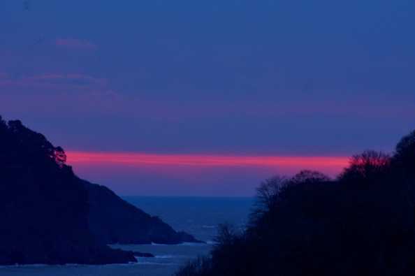 13 February 2021 - 07-18-21
How great sunrises can start.
-----------------------
Red sunrise, Dartmouth, Devon